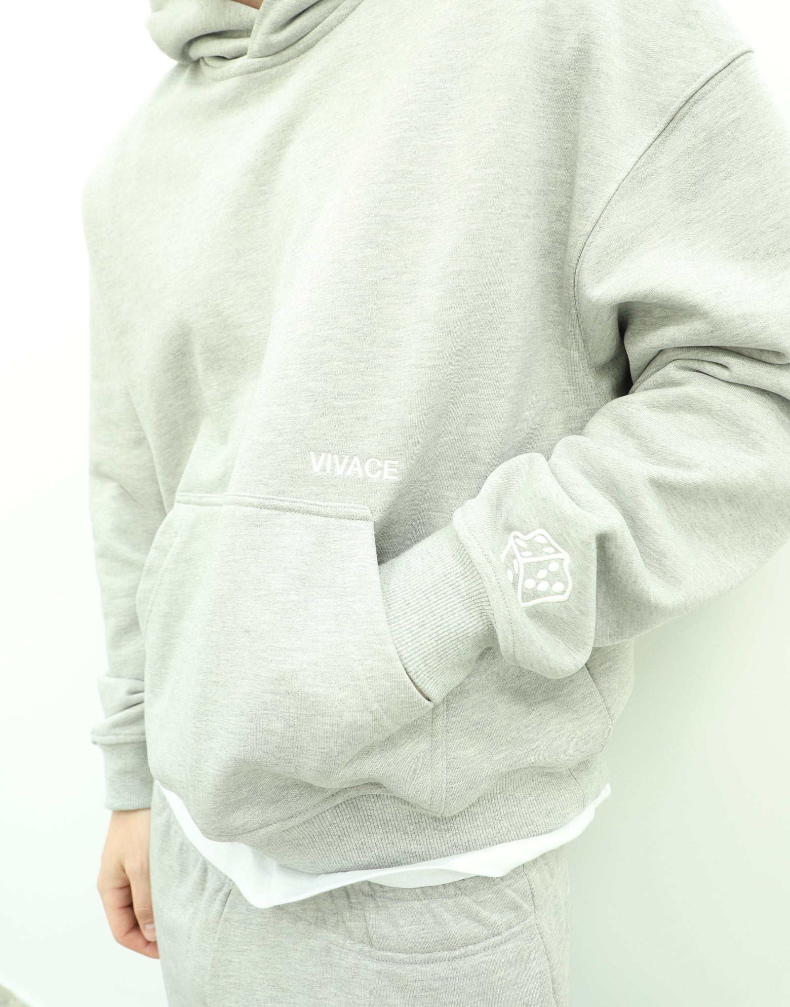 BASIC HOODIE - GREY