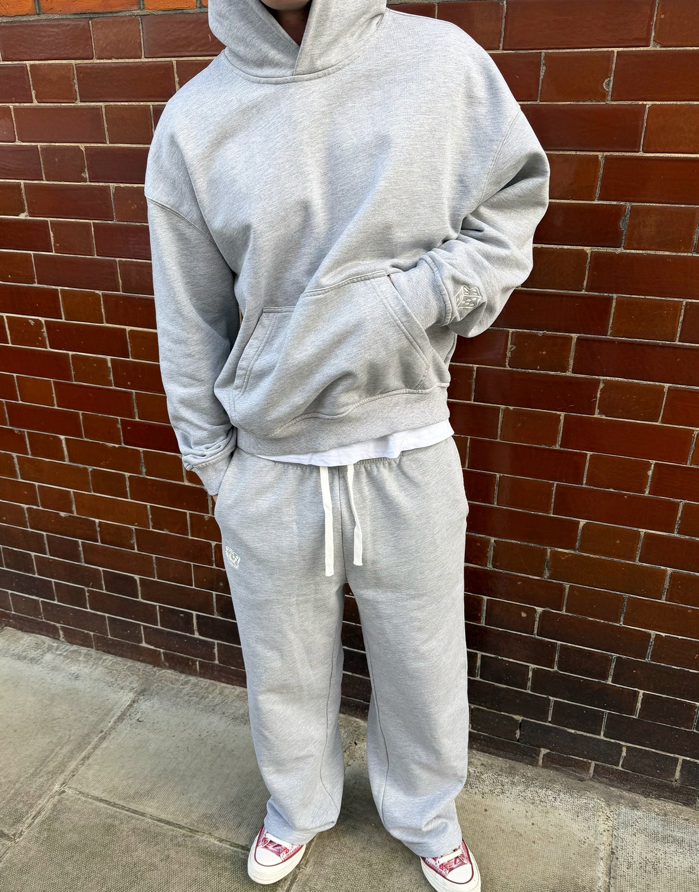 BASIC HOODIE - GREY